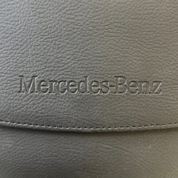 Mercedes-Benz 2010 ML-Class Owner Manuals with Portfolio! - Picture 10 of 16